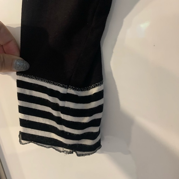 Comfy, knit Frank Lyman top! Slightly fitted! - Picture 3 of 5